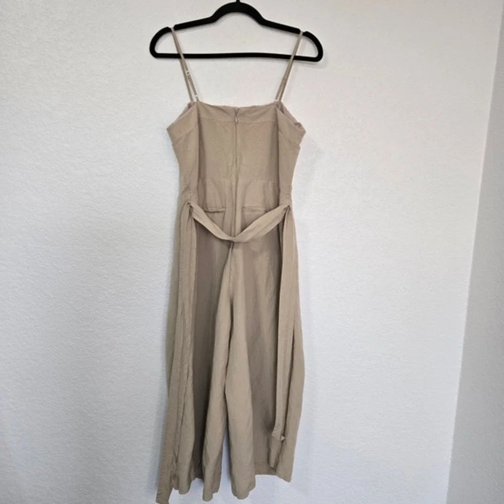 Banana Republic Tan Beige Wide‎ Leg Jumpsuit Square Neck Spaghetti Strap Size 8